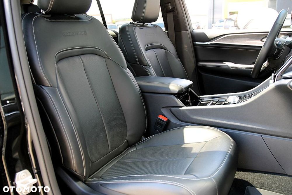 Jeep Grand Cherokee - 28