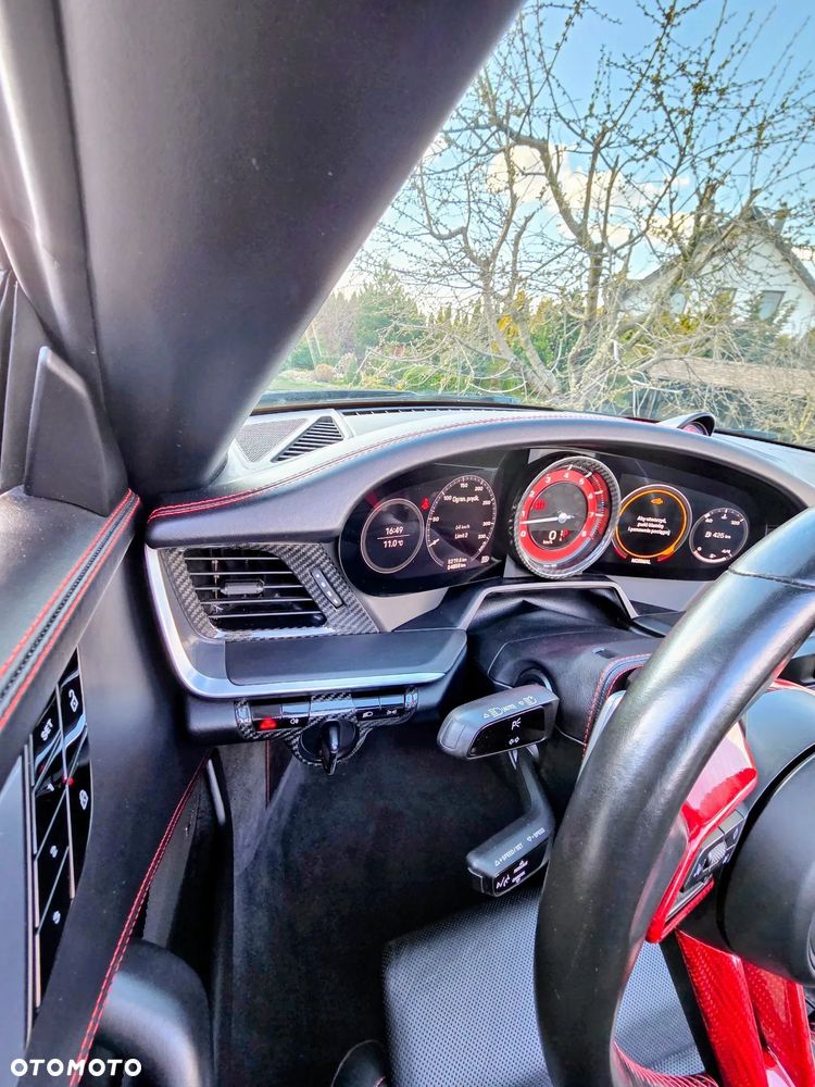 Porsche 911 Carrera 4S - 24