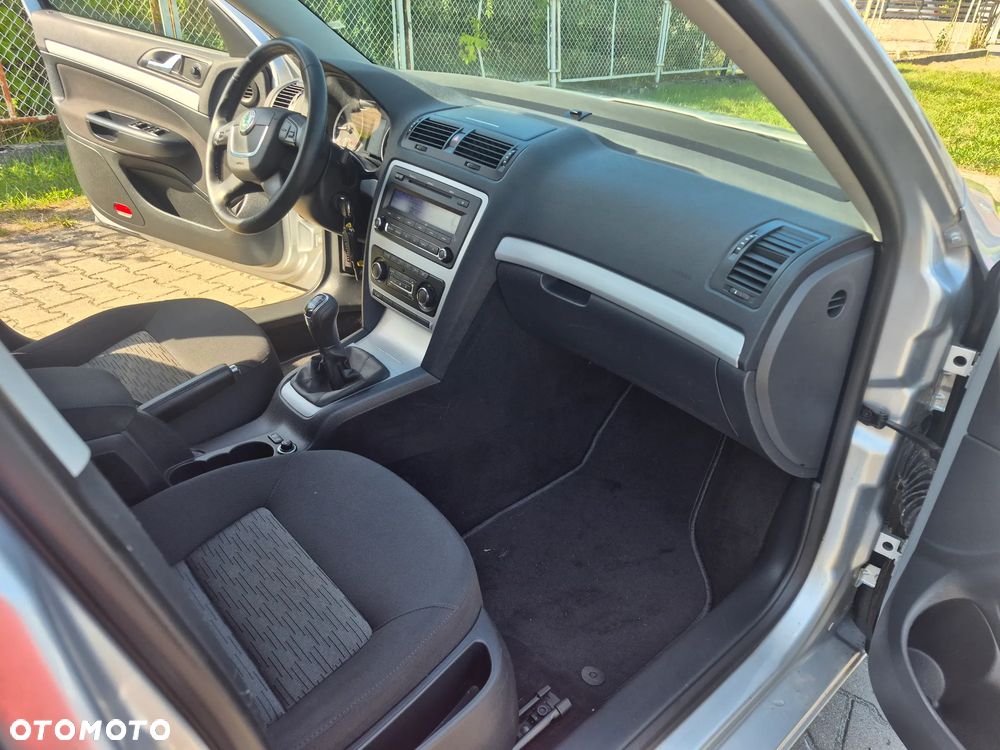 Skoda Octavia 2.0 TDI DPF Ambiente - 26