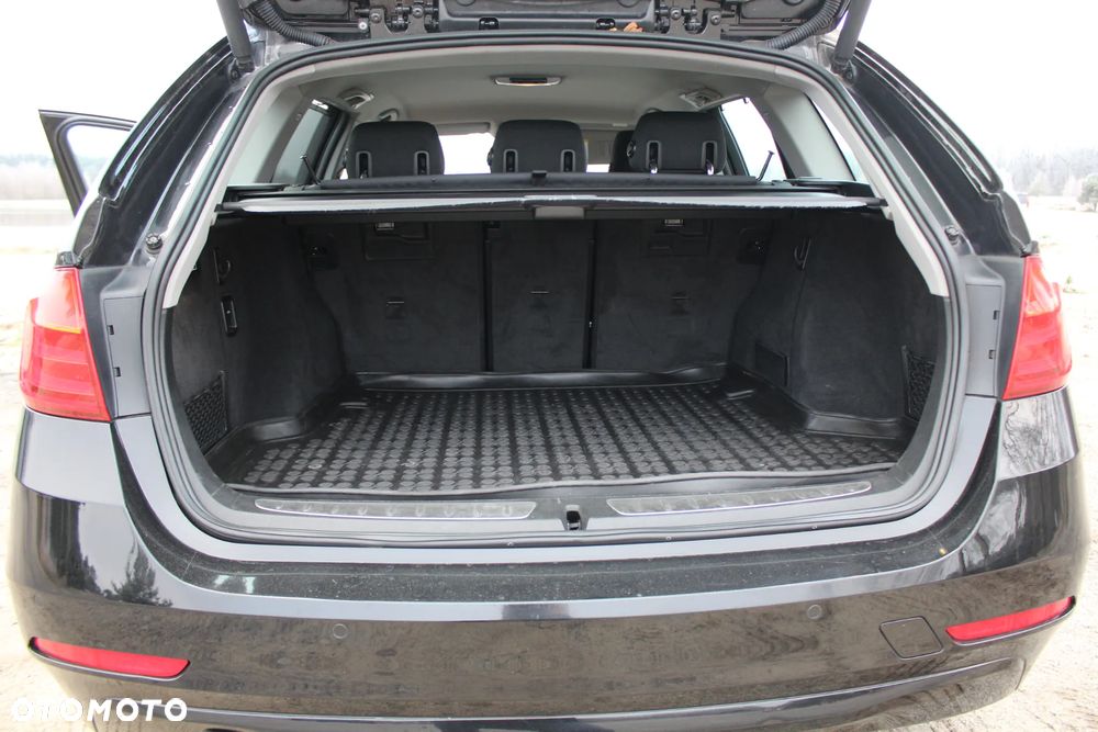 BMW Seria 3 320i - 9