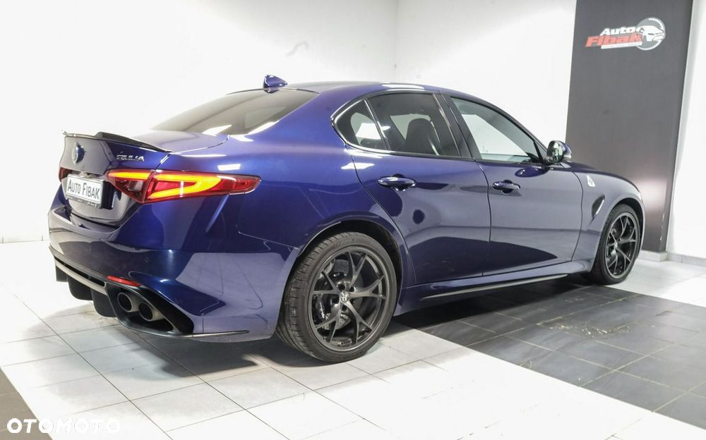 Alfa Romeo Giulia - 8