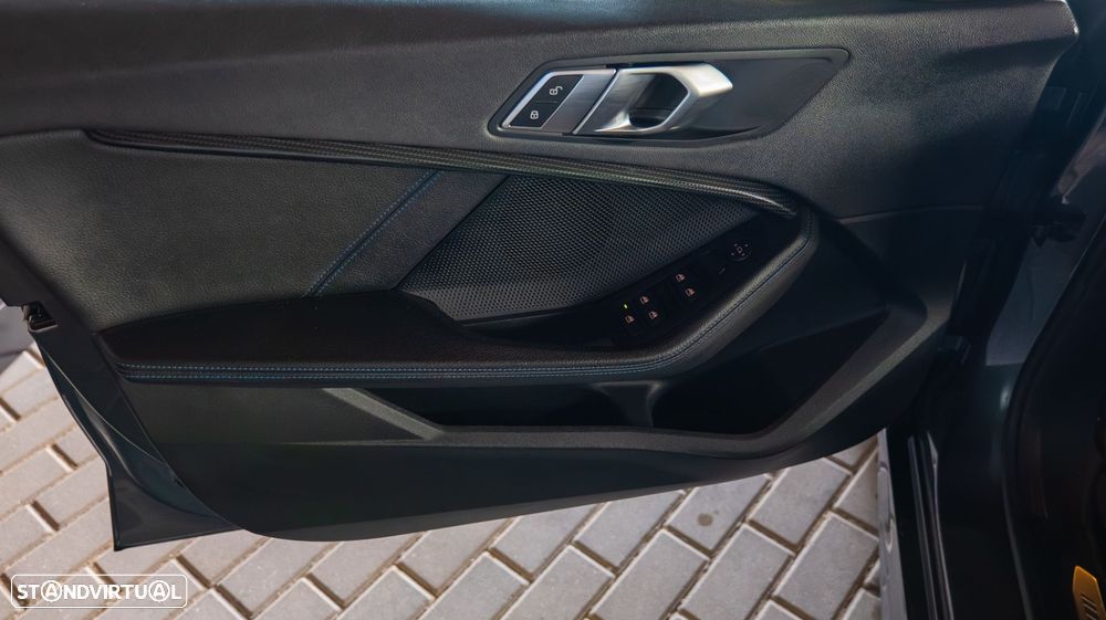 BMW 116 d Pack Desportivo M - 11
