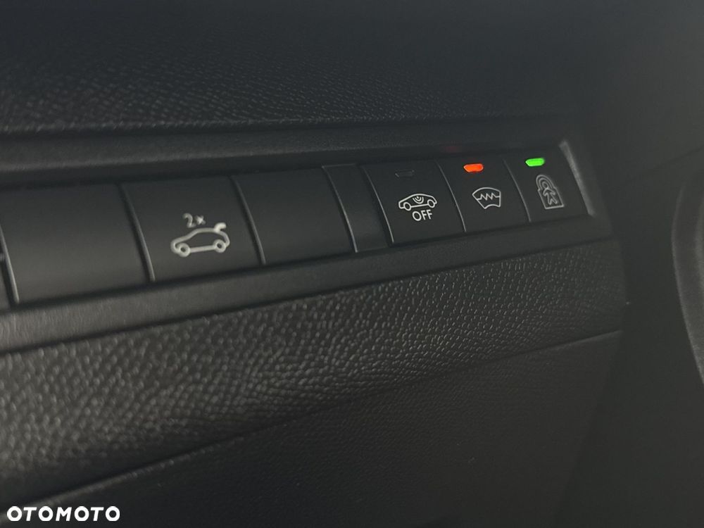 Peugeot 5008 1.6 PureTech Allure S&S EAT8 - 21