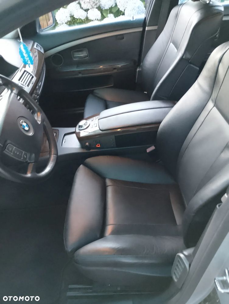 BMW Seria 7 - 35