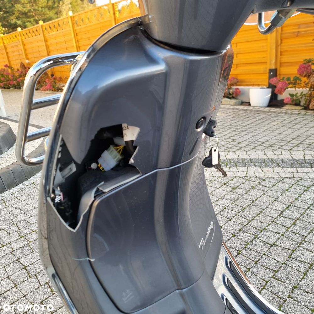 Vespa Primavera - 18