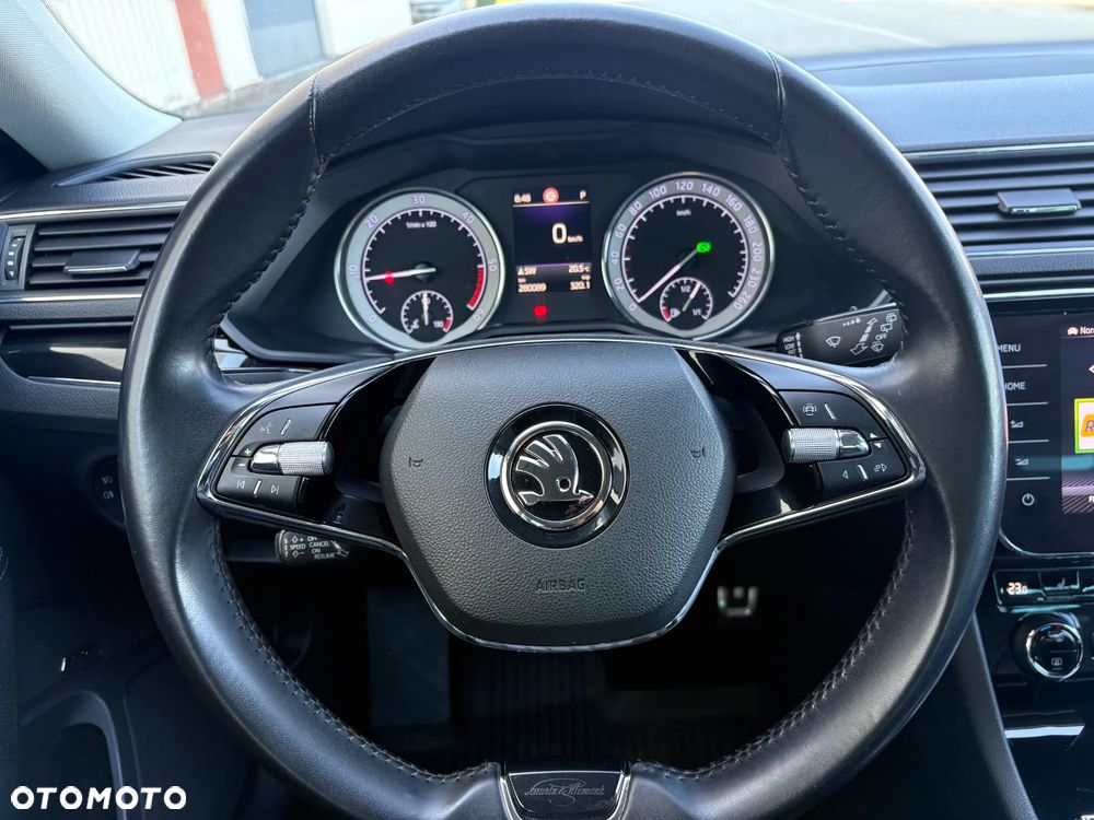 Skoda Superb 2.0 TDI SCR 4x4 L&K DSG - 9