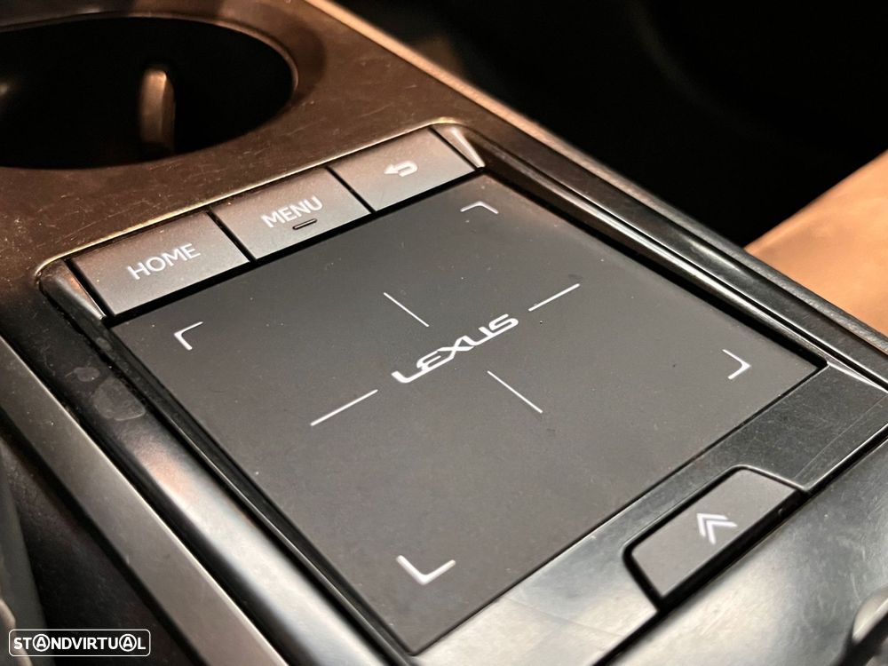 Lexus UX 250h Business - 35