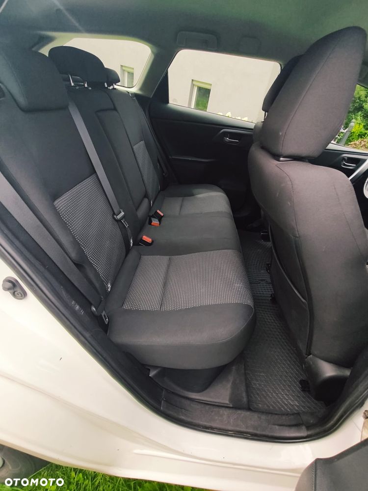 Toyota Auris 1.8 HSD Sol - 12