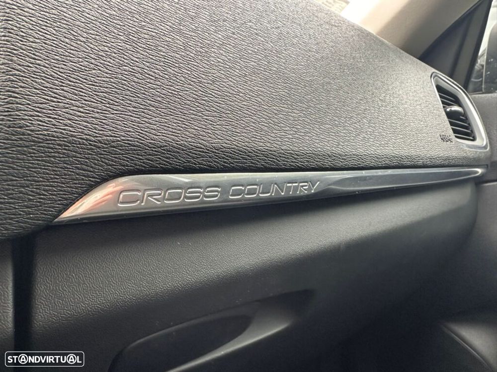 Volvo V40 Cross Country 2.0 D2 de 2017 para peças - 13