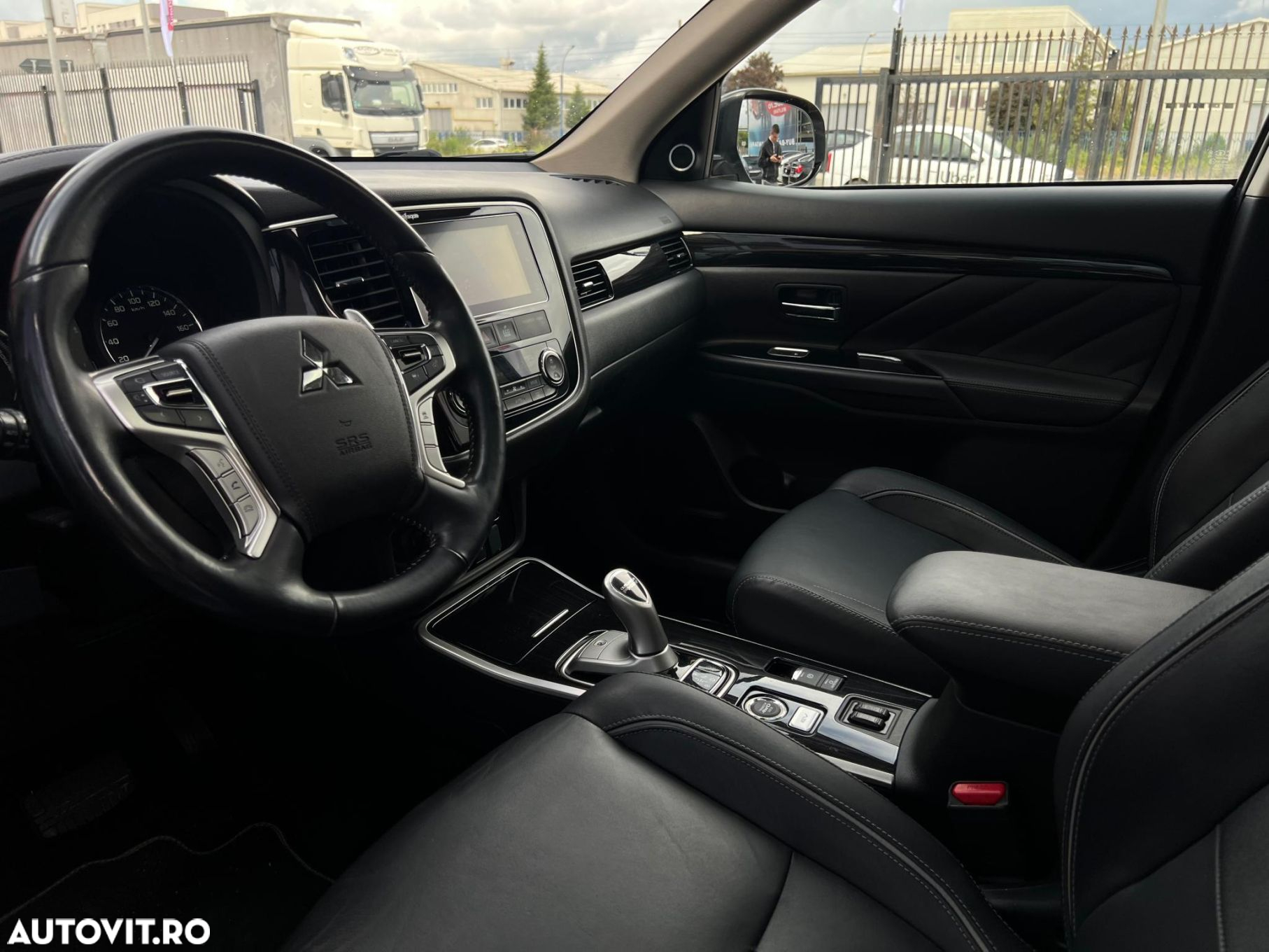 Mitsubishi Outlander - 5
