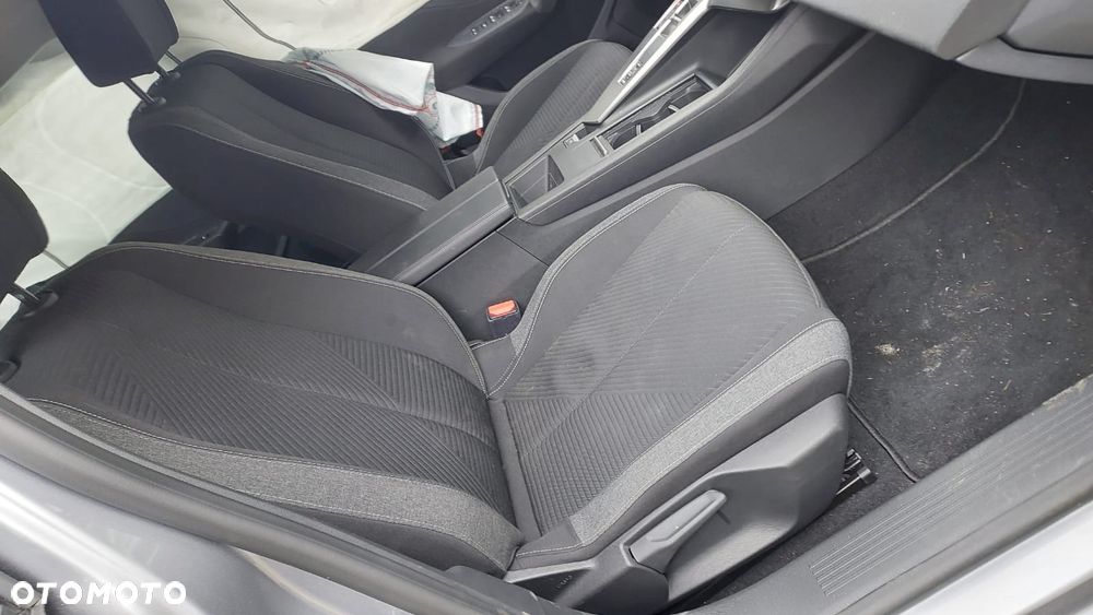 Peugeot 308 1.2 PureTech Active Pack S&S EAT8 - 8