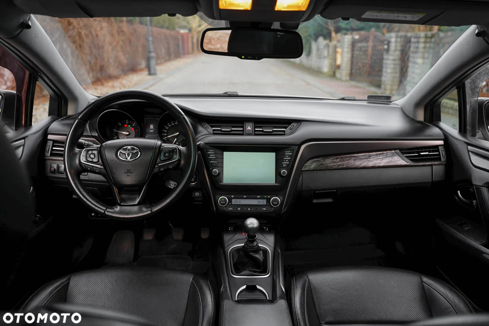 Toyota Avensis 2.0 D-4D Prestige - 25