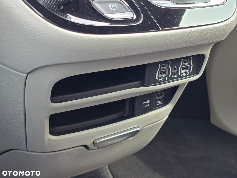 Chrysler Pacifica - 18