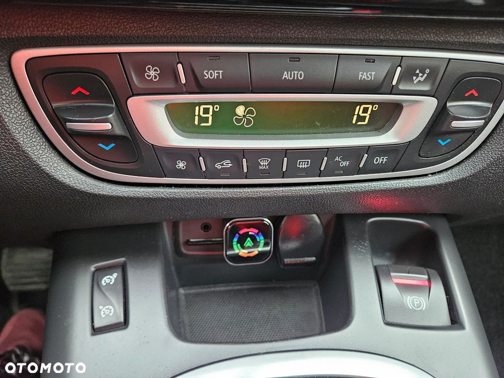 Renault Scenic 1.6 dCi Energy Bose Edition S&S - 10