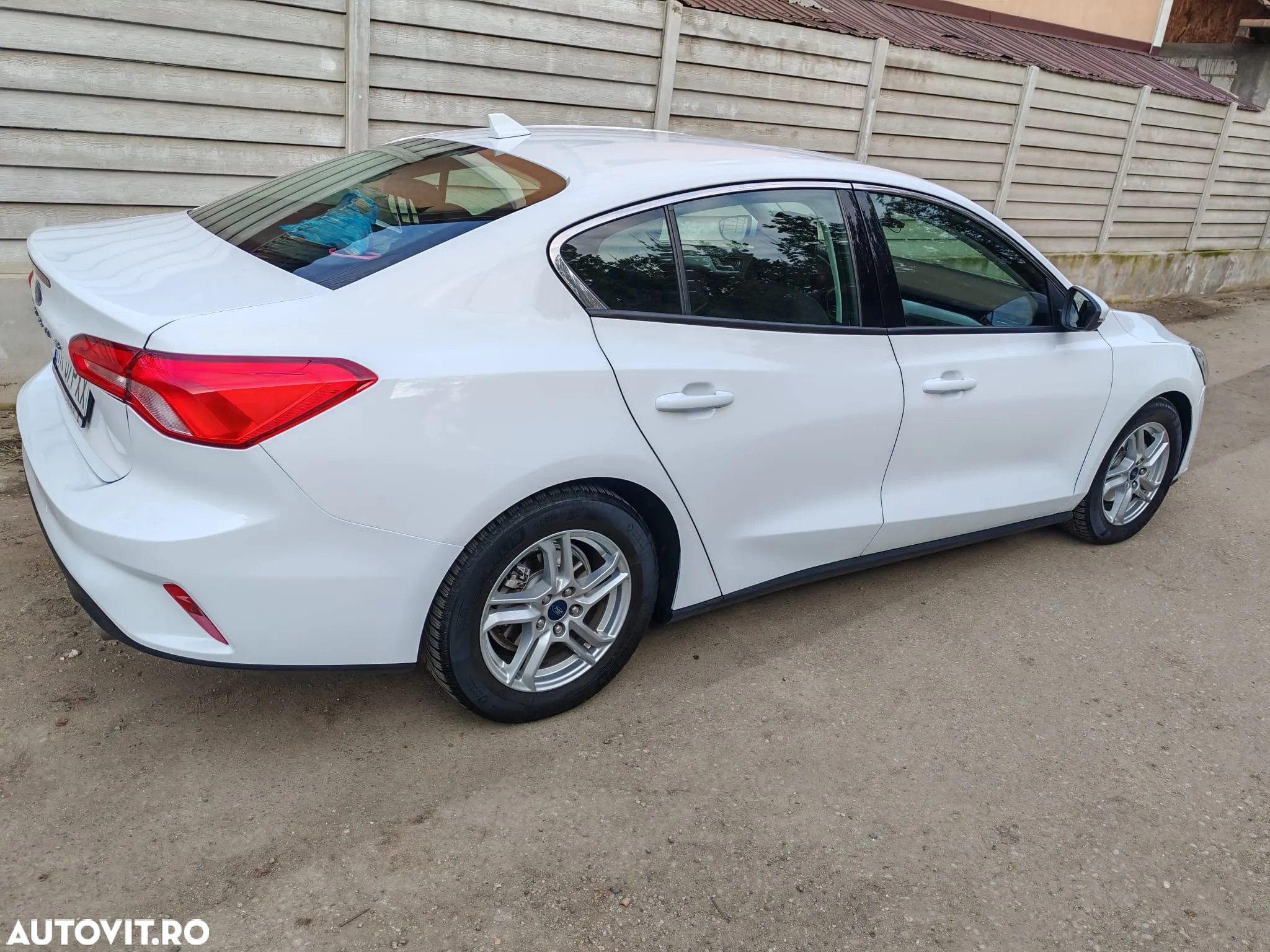 Ford Focus 1.0 EcoBoost Titanium - 4