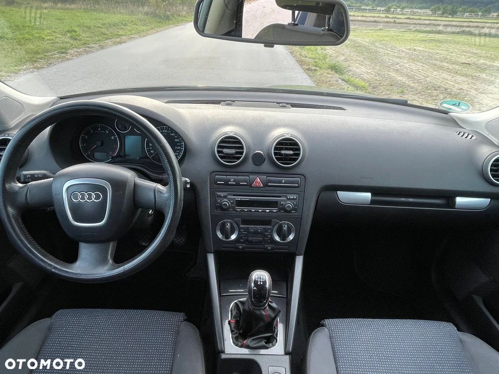 Audi A3 Sportback 1.6 Ambiente - 9