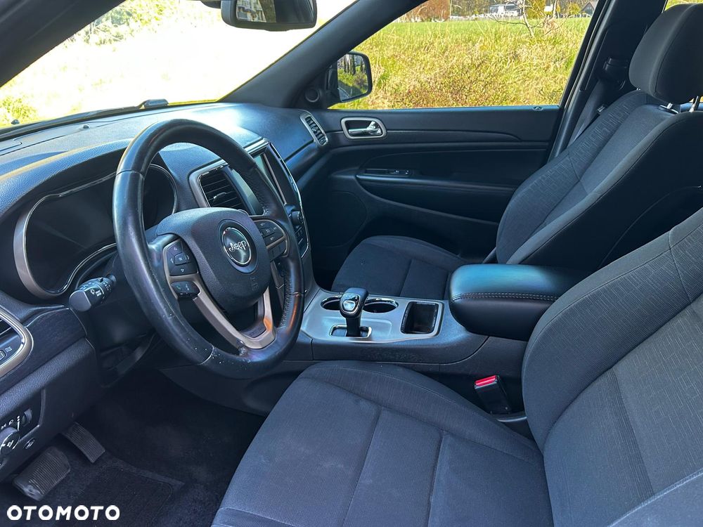 Jeep Grand Cherokee - 22