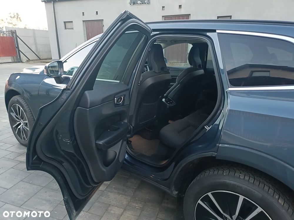 Volvo XC 60 B4 D AWD Geartronic Momentum Pro - 11