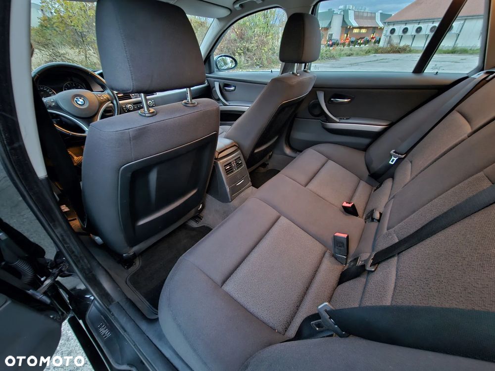 BMW Seria 3 318i - 20