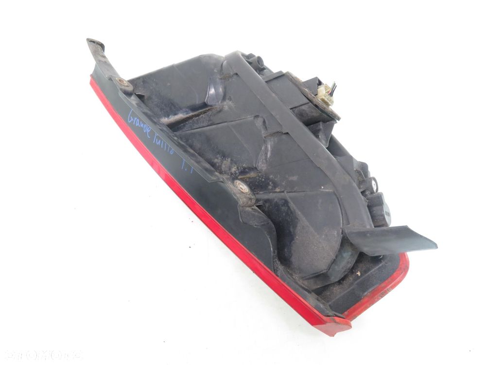 LAMPA PRAWA TYLNA FIAT GRANDE PUNTO 453691 - 2