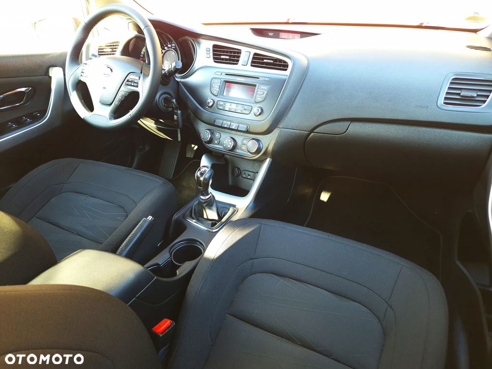 Kia Ceed 1.6 GDI Spirit - 30