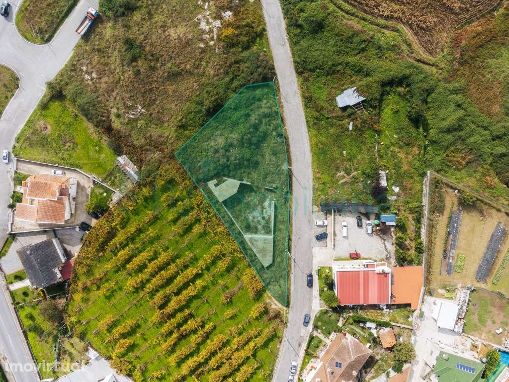 Terreno com construção com 1.478 m² em Lousada - Grande imagem: 2/11