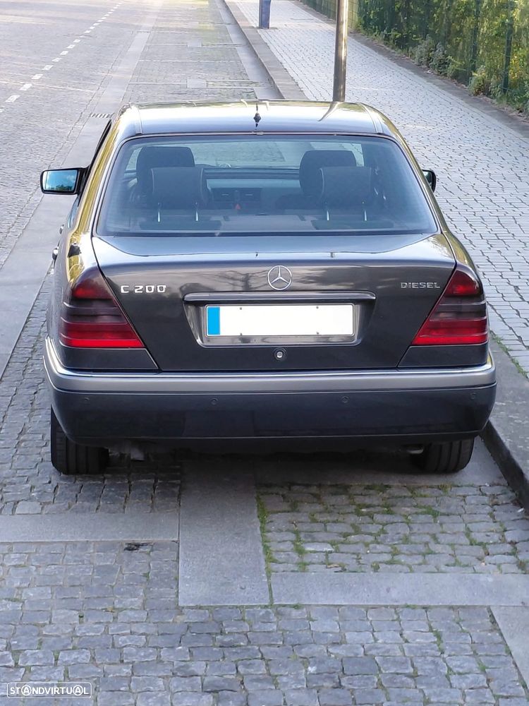 Mercedes-Benz C 200 D Elegance - 4