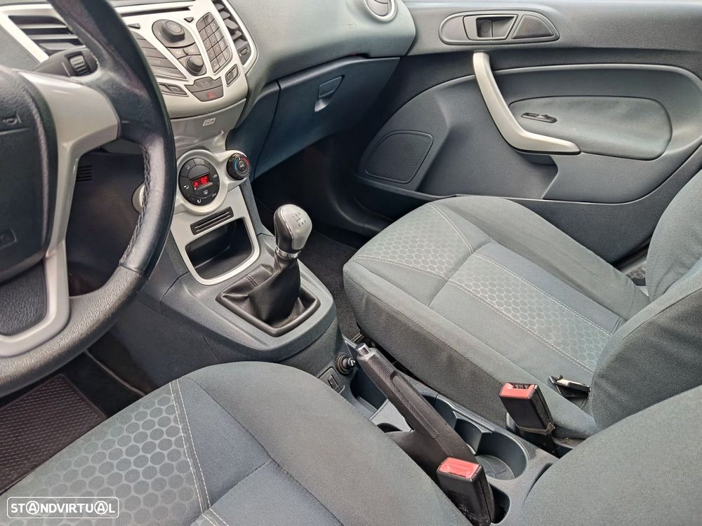 Ford Fiesta 1.4 TDCI Titanium - 30