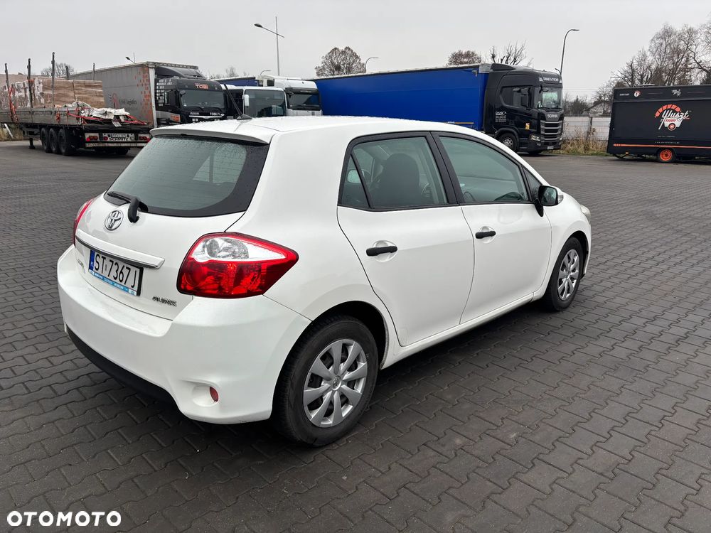 Toyota Auris 1.4 D-4D Luna EU5 - 5