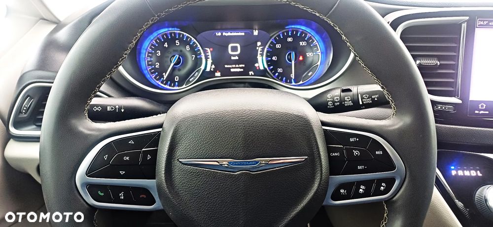 Chrysler Pacifica - 18