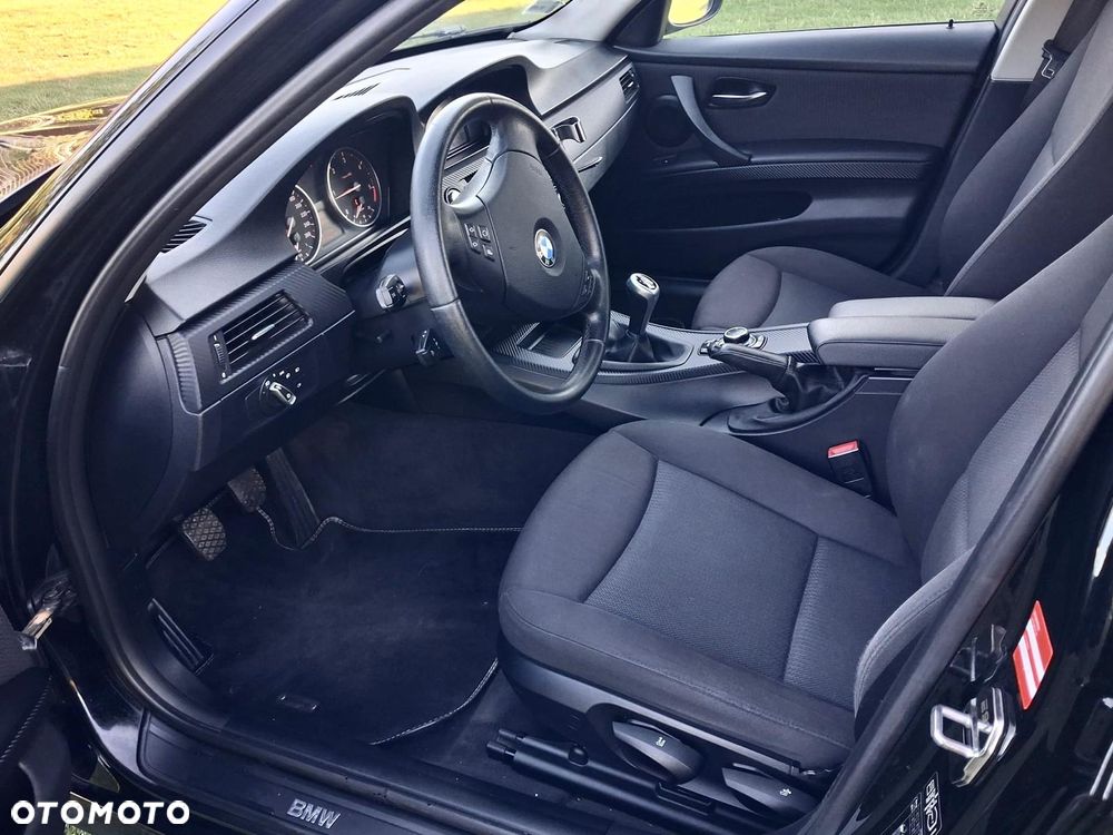 BMW Seria 3 318d - 6