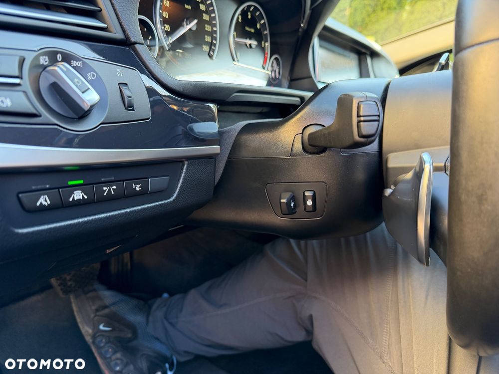 BMW Seria 5 520d Luxury Line - 29