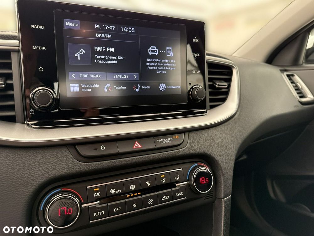 Kia Ceed - 27