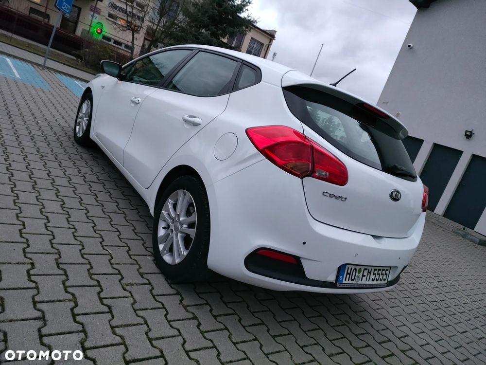 Kia Ceed - 4