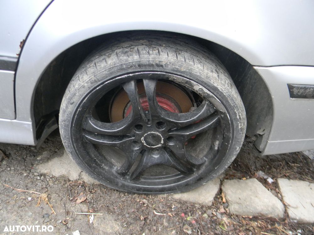 Dezmembrari  BMW 5 (E39)  1995  > 2004 528 i Benzina - 40