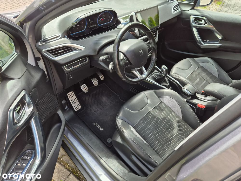 Peugeot 2008 1.2 Pure Tech Style - 6