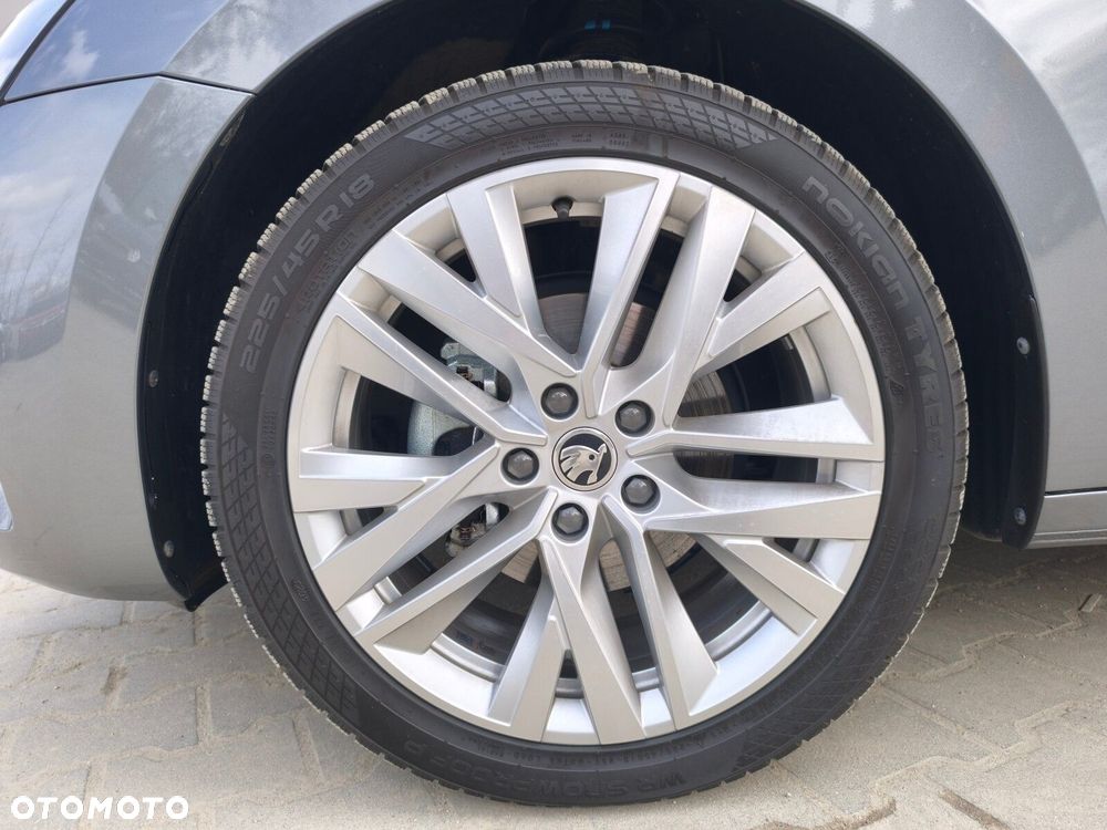 Skoda Octavia 1.5 TSI mHEV Selection DSG - 38