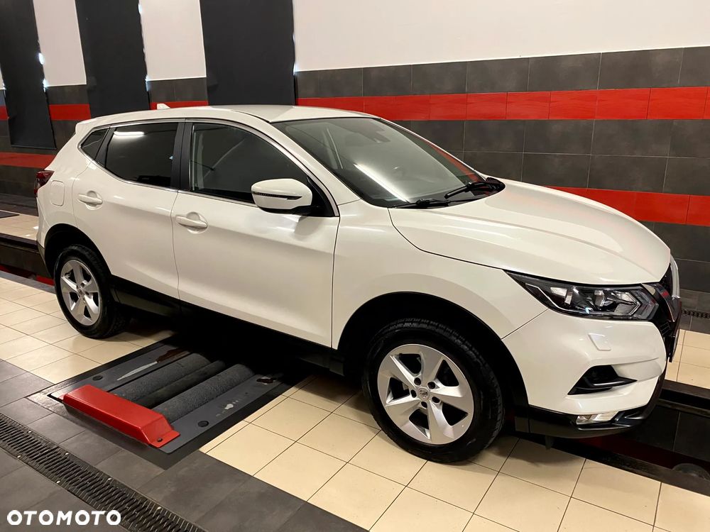 Nissan Qashqai 1.6 dCi Xtronic TEKNA+ - 6