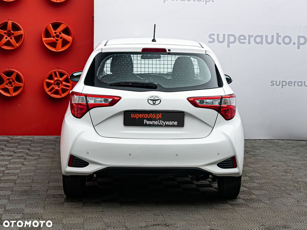 Toyota Yaris Active 1.5 111KM - 9