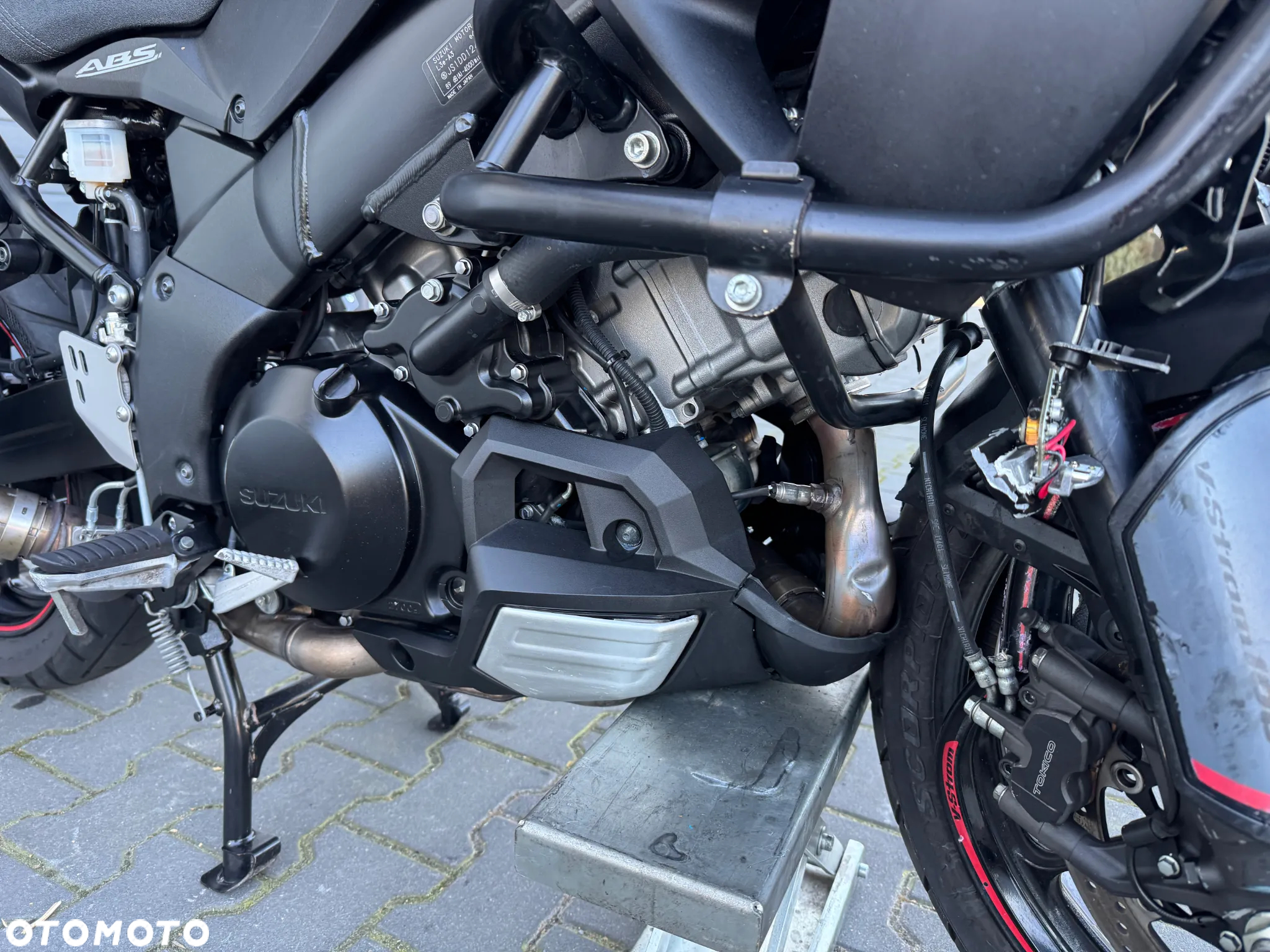 Suzuki V-STROM - 13