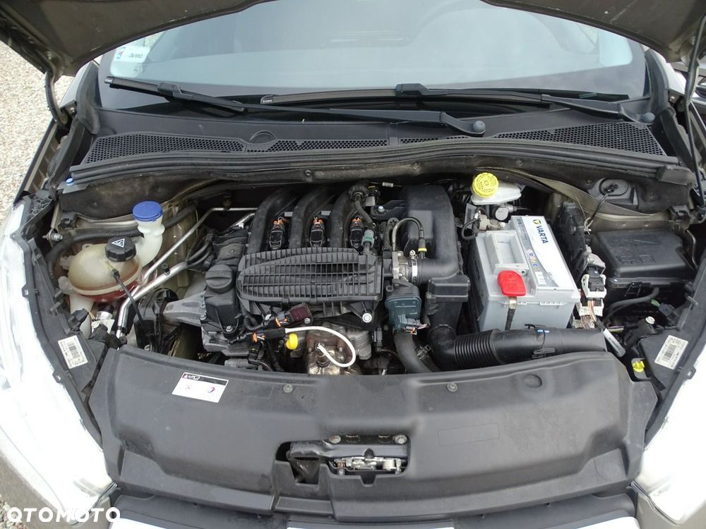 Peugeot 208 - 16