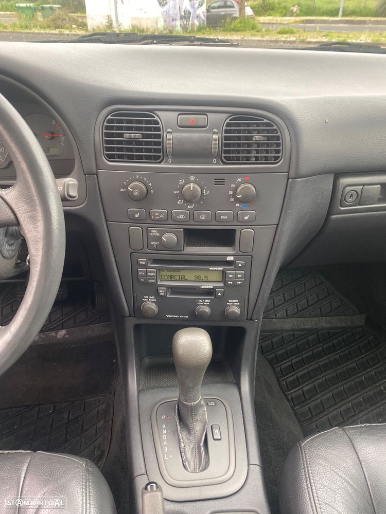 Volvo V40 Cross Country - 7