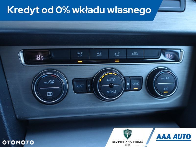 Volkswagen Passat Variant - 14