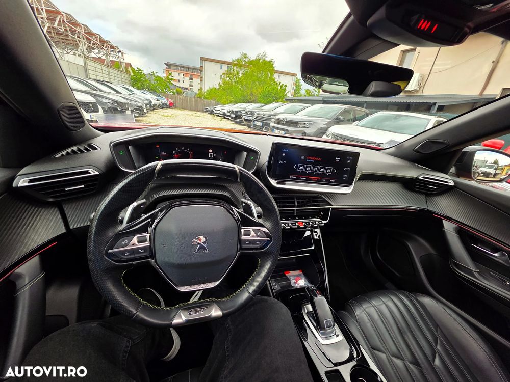 Peugeot 2008 PureTech 130 EAT8 GT - 26