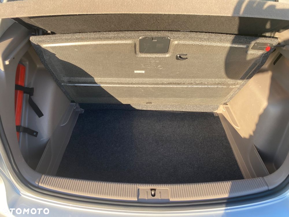 Volkswagen Golf Plus 1.6 TDI DPF BlueMotion Technology DSG Comfortline - 17