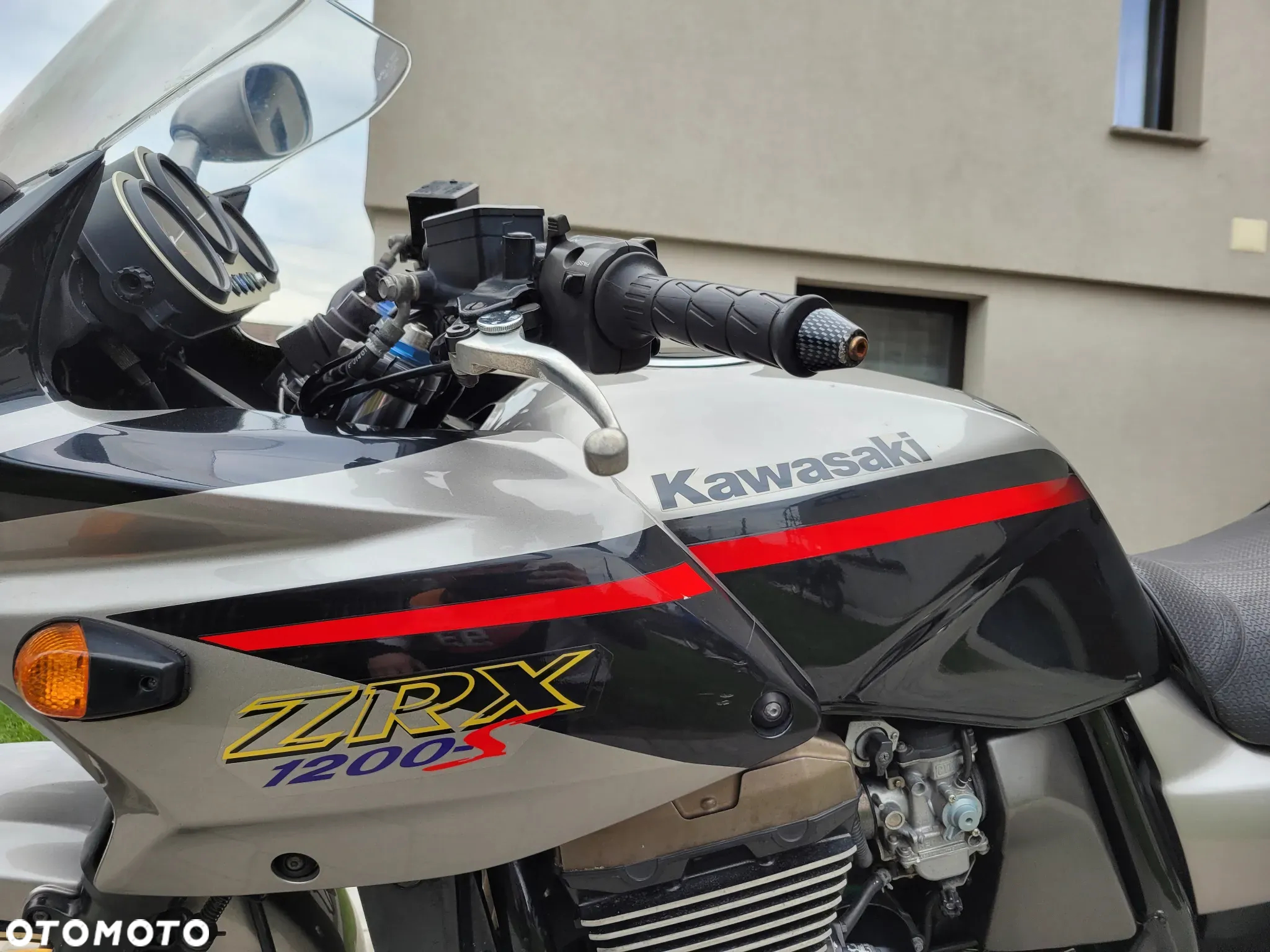 Kawasaki ZRX - 10