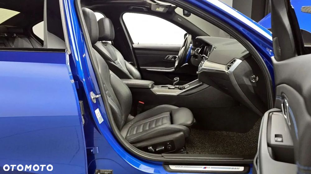BMW Seria 3 330i M Sport - 11
