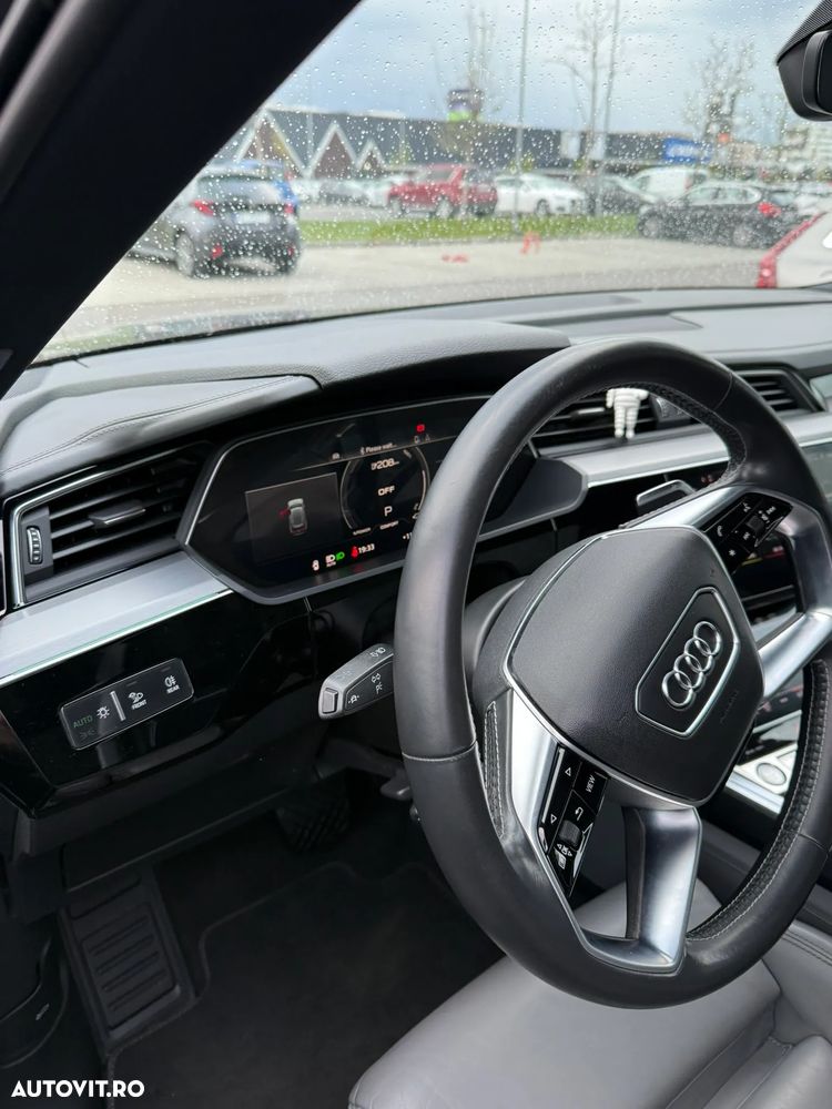Audi e-tron - 24
