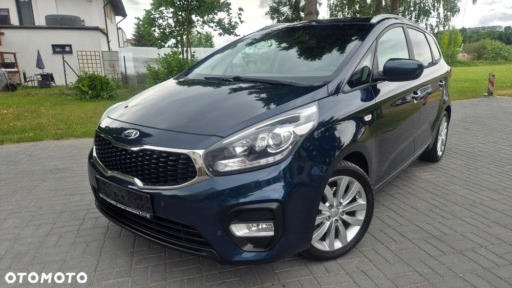 Kia Carens 1.6 GDI Dream Team Edition - 1