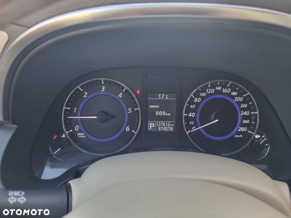 Infiniti Q70 3.0d S Premium - 8